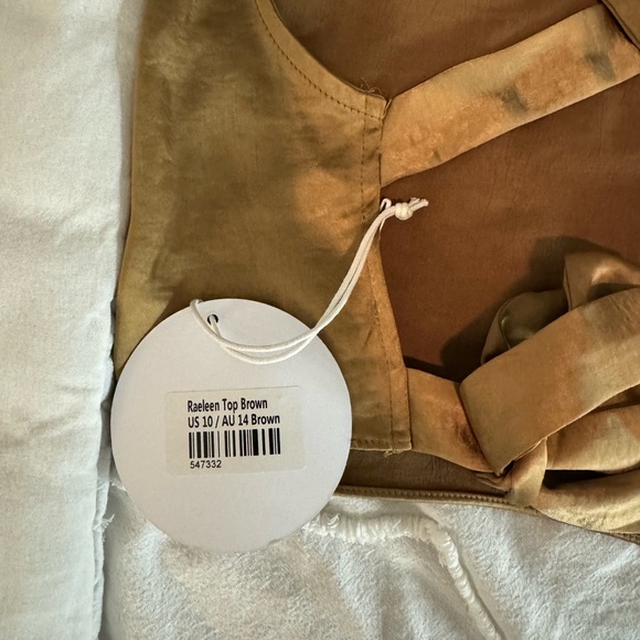 Top - Picture 3 of 3